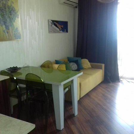 Apartment On Kobaladze Str 2 Batumi Esterno foto